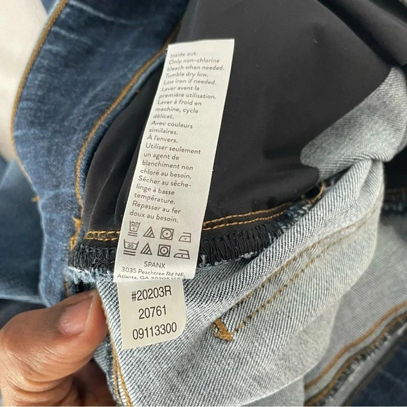 Spanx Jeans Women S Blue Distressed Medium Wash pull on Denim - Picture 6 of 8